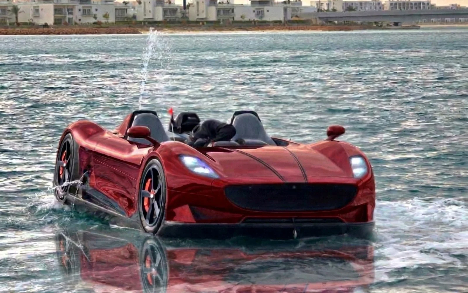 Jetcar Kromh Type F showing its automotive profile on water