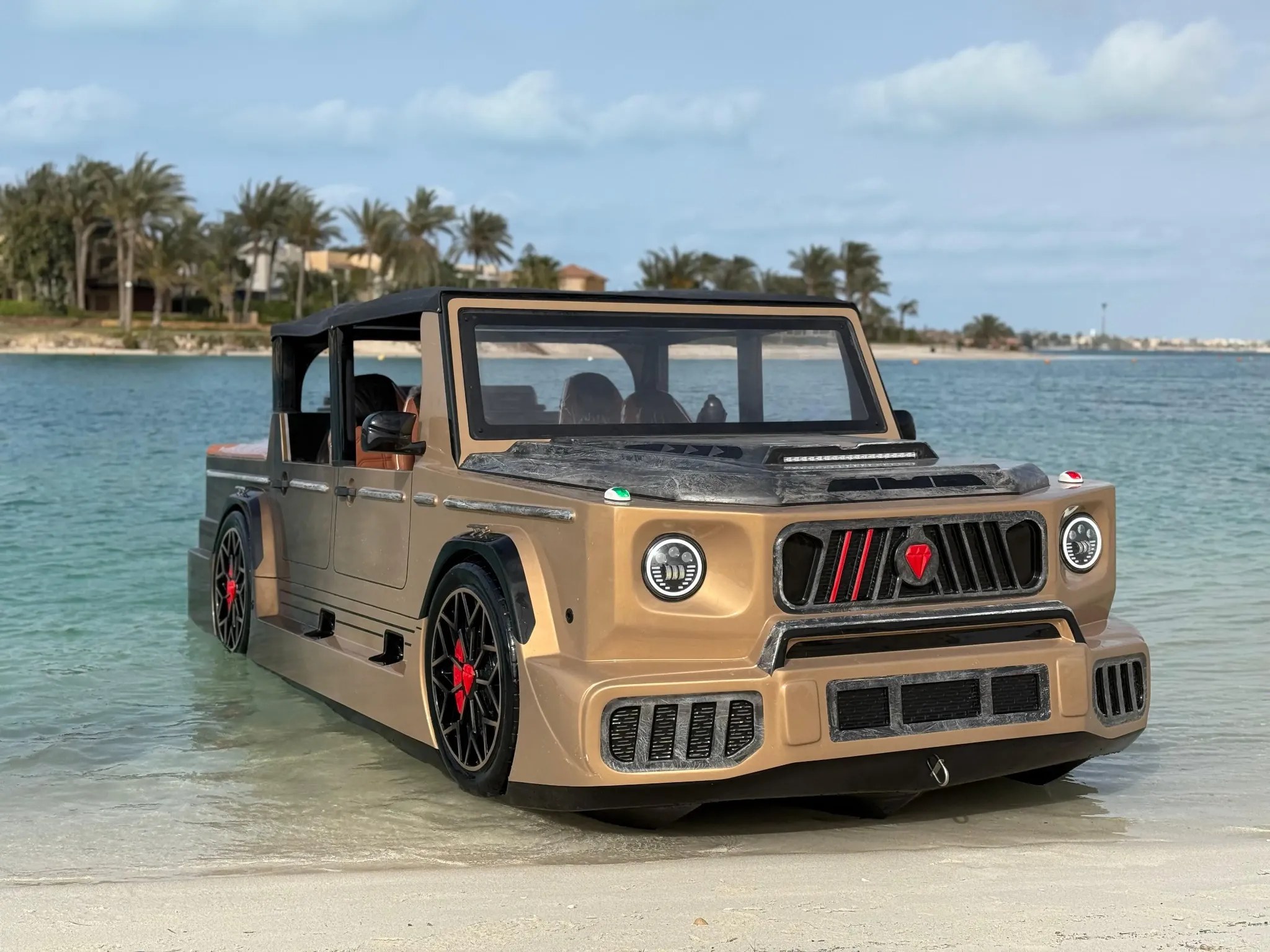 Jetcar Kromh Type G near the beach